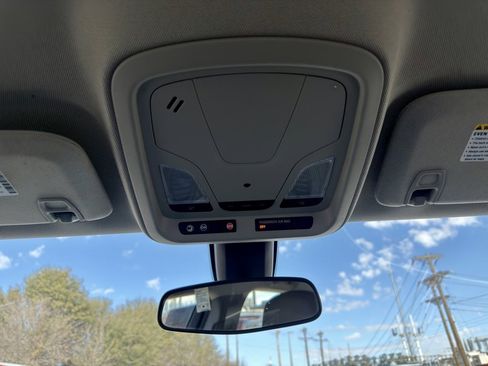 Used 2018 Chevrolet Impala LT image 24