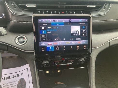 Certified 2023 Jeep Grand Cherokee Limited image 16