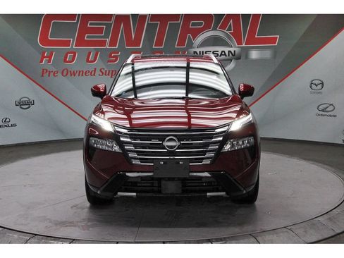 Used 2026 Nissan Rogue Platinum w/ Platinum Premium Package AWD/4WD image 2