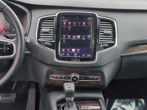 Used 2017 Volvo XC90 T5 Momentum w/ Vision Package AWD/4WD image 14