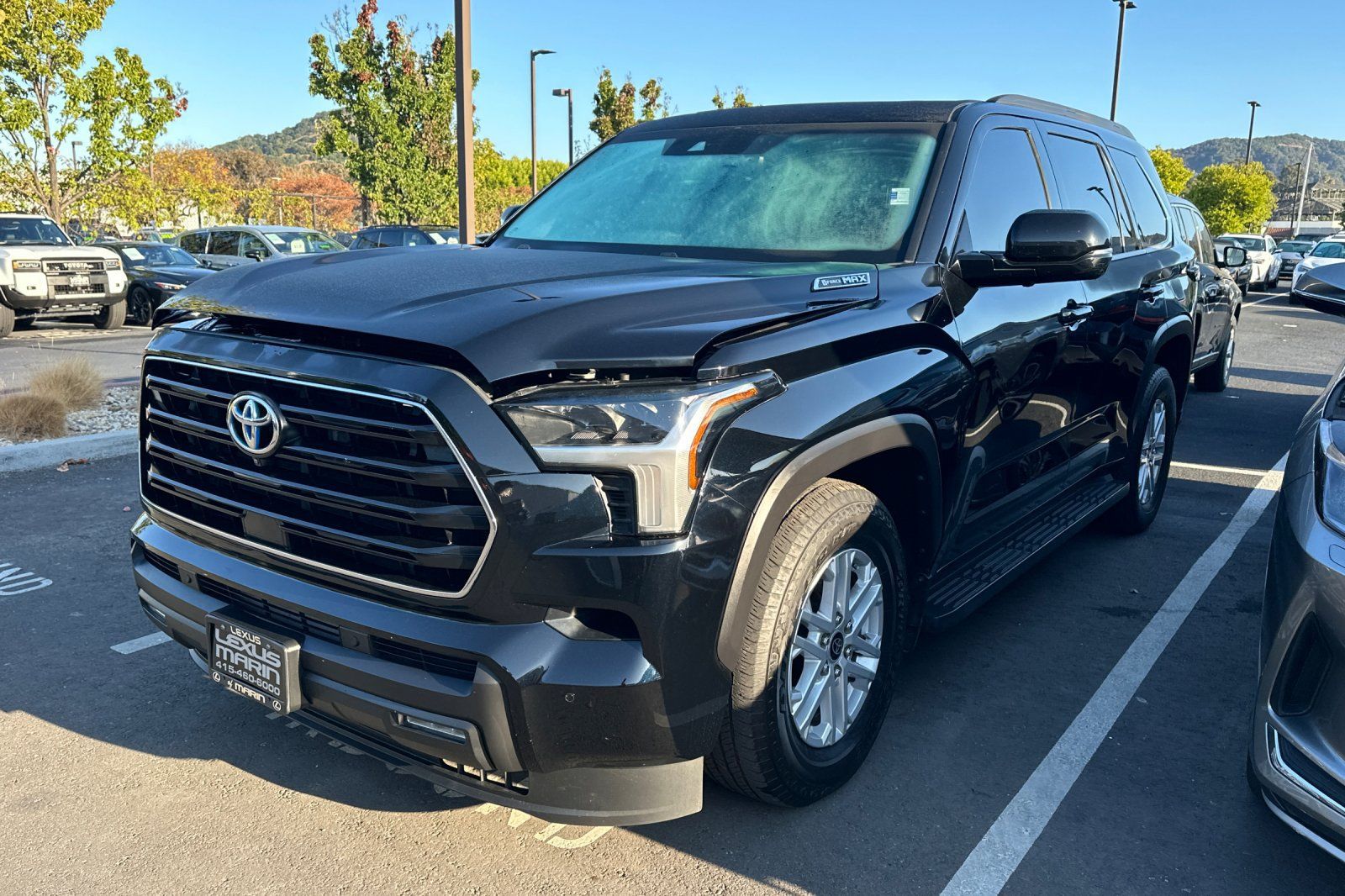 Used 2023 Toyota Sequoia SR5 w/ SR5 Premium Package AWD/4WD image 1