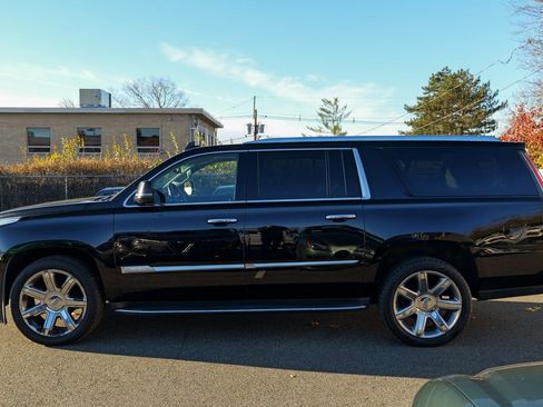 Used 2020 Cadillac Escalade ESV Luxury image 4
