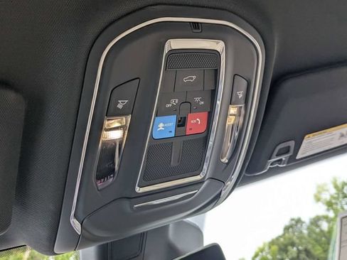 Used 2023 Jeep Grand Cherokee Limited w/ Luxury Tech Group II AWD/4WD image 22
