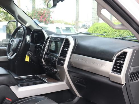 Used 2018 Ford F250 Lariat w/ Lariat Value Package AWD/4WD image 51