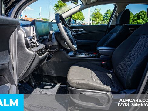 Used 2025 Kia Sportage LX image 20
