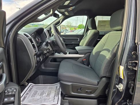 New 2026 RAM 2500 Big Horn AWD/4WD image 13