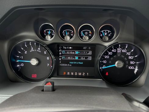 Used 2016 Ford F250 XLT w/ XLT Premium Package AWD/4WD image 24