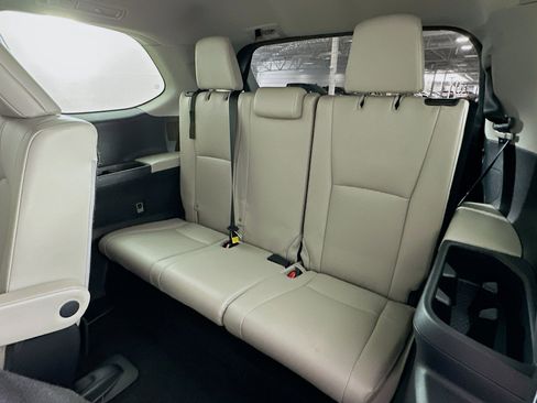 Used 2025 Toyota Grand Highlander FWD image 29