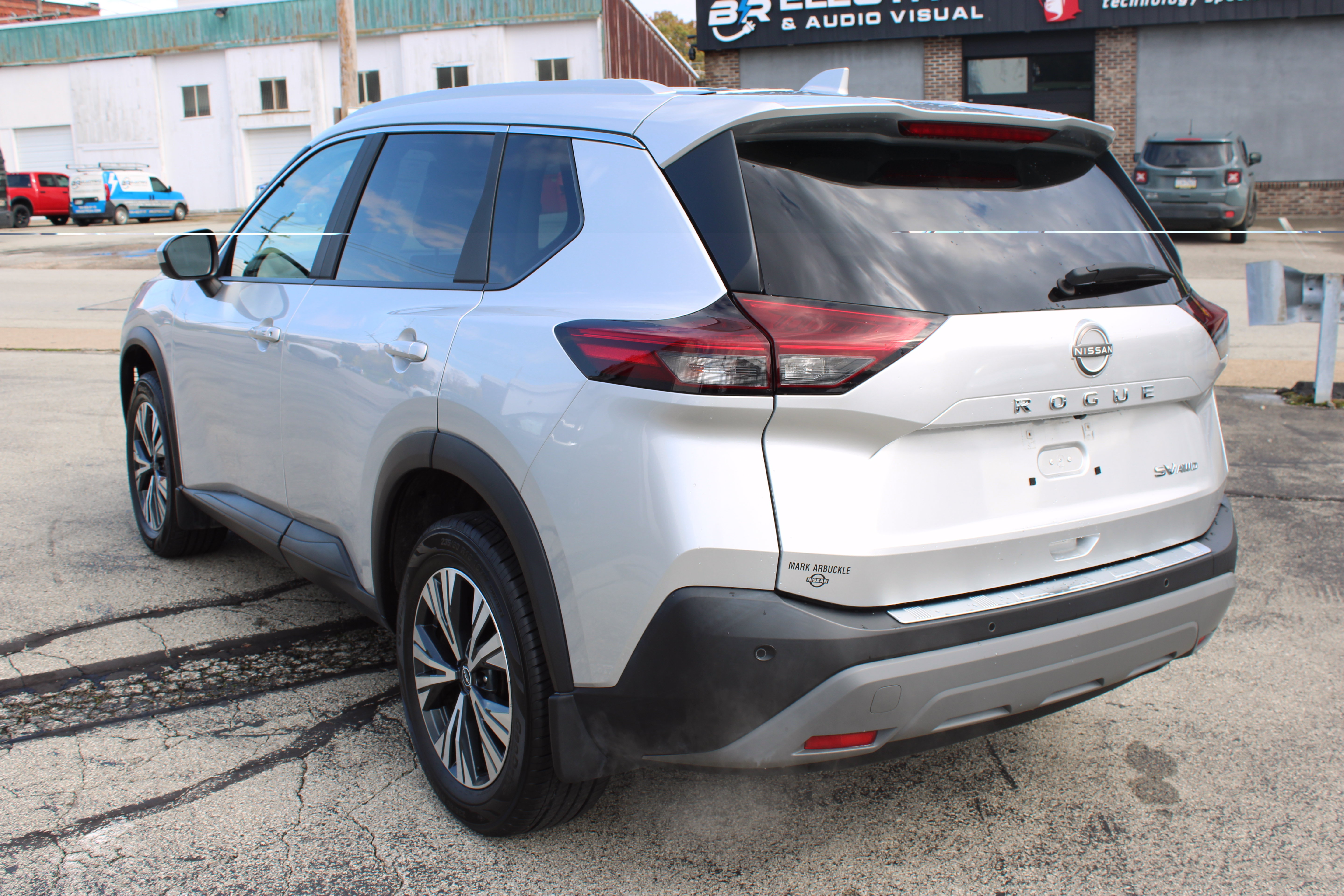 Certified 2023 Nissan Rogue SV w/ SV Premium B Package AWD/4WD image 3