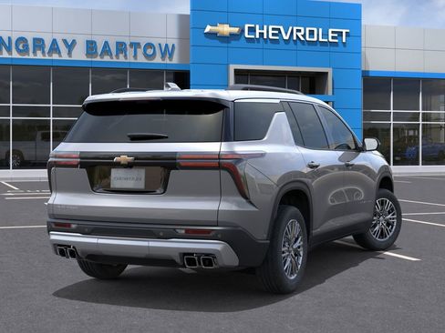 New 2026 Chevrolet Traverse LT w/ Driver Confidence Package FWD image 4