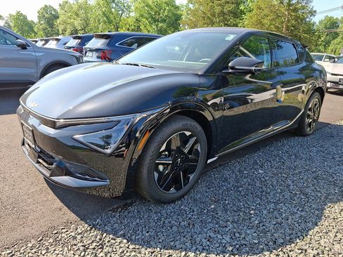 New 2025 Kia EV6 Wind image 3