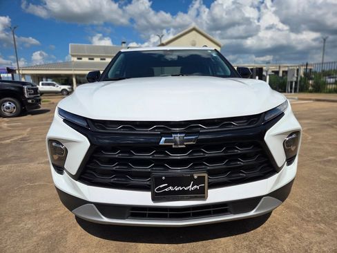 Used 2024 Chevrolet Blazer LT w/ Convenience Package FWD image 2