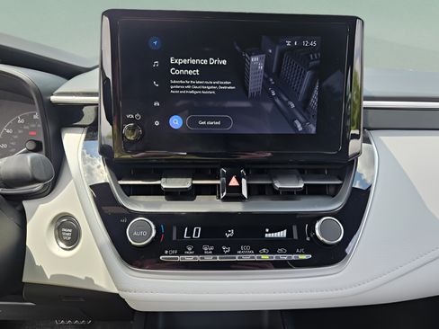 Certified 2025 Toyota Corolla SE FWD image 18