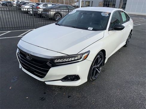Used 2022 Honda Accord Sport image 4