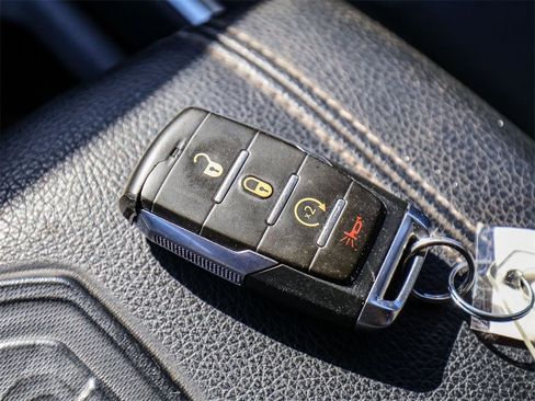 Used 2022 RAM 1500 Laramie image 36