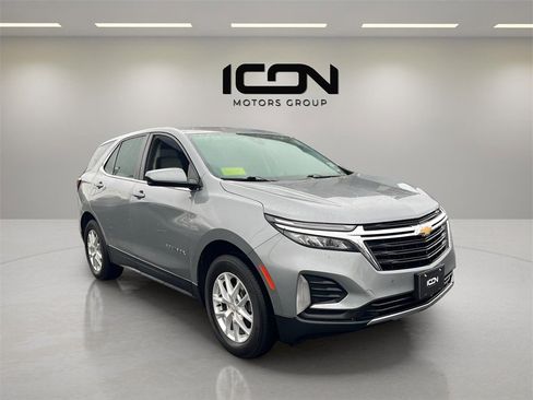 Used 2023 Chevrolet Equinox LT w/ Driver Convenience Package image 3