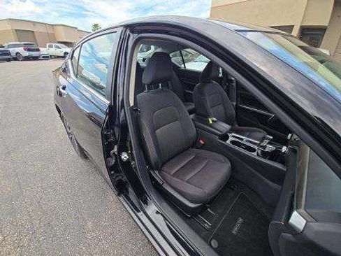 Used 2024 Nissan Altima 2.5 SV FWD image 5