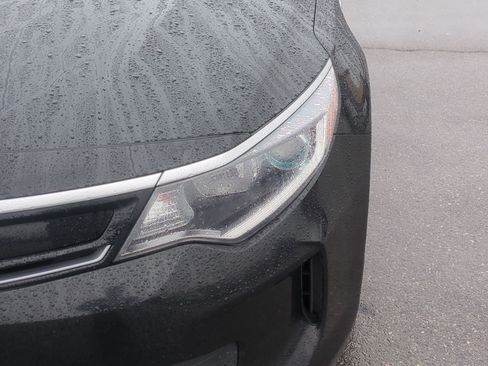 Used 2017 Kia Optima Premium w/ Hybrid Convenience Package image 12