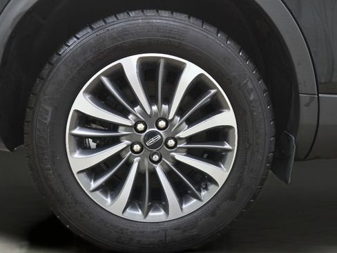 Used 2023 Lincoln Nautilus AWD image 34