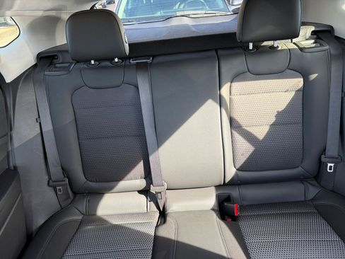 Used 2025 Chevrolet Trax LT image 36