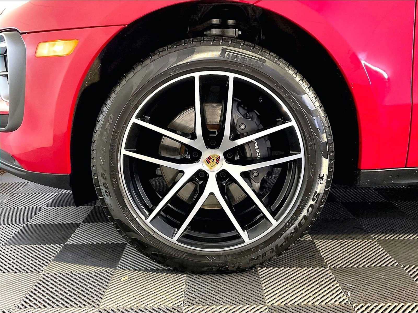 Certified 2023 Porsche Macan AWD/4WD image 11