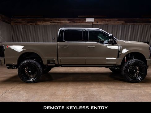 Used 2026 Ford F250 Platinum AWD/4WD image 11