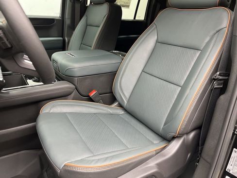 New 2026 GMC Yukon XL AT4 w/ AT4 Premium Package AWD/4WD image 9