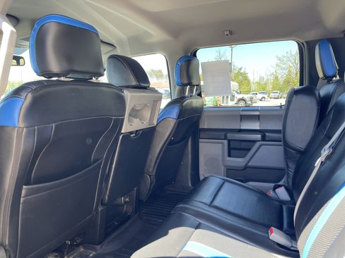 Used 2017 Ford F150 XLT w/ Equipment Group 302A Luxury AWD/4WD image 10