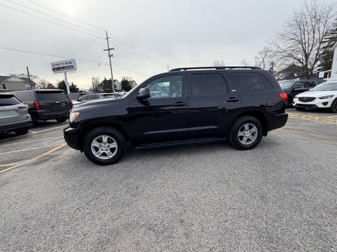 Used 2013 Toyota Sequoia SR5 w/ Premium Pkg image 21