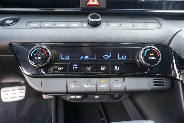 Used 2025 Hyundai Elantra SEL FWD image 18
