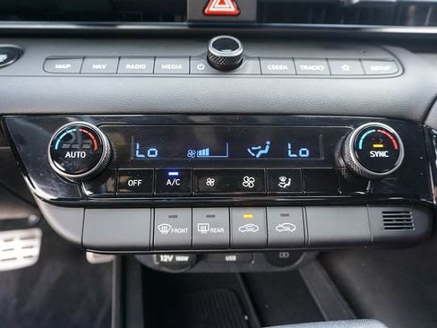 Used 2025 Hyundai Elantra SEL FWD image 18