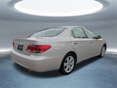 Used 2005 Lexus ES 330 image 4