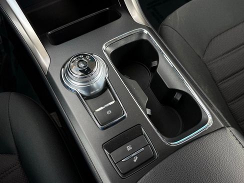 Used 2019 Ford Fusion SE FWD image 35