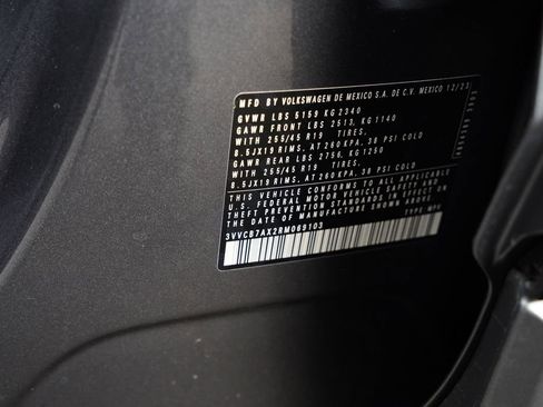 Used 2024 Volkswagen Tiguan SE R-Line FWD image 28