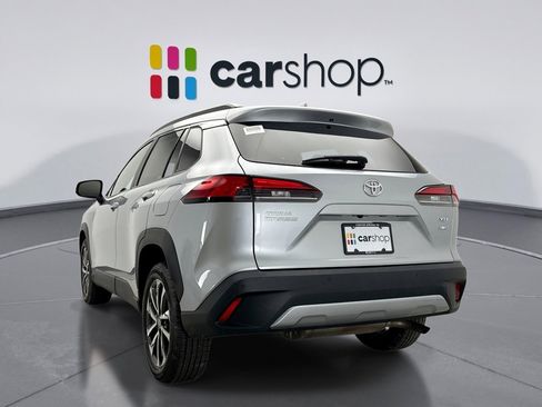 Used 2023 Toyota Corolla Cross XLE image 3