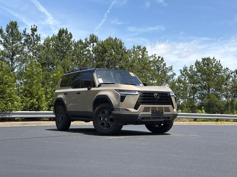 Used 2025 Lexus GX 550 AWD/4WD image 2