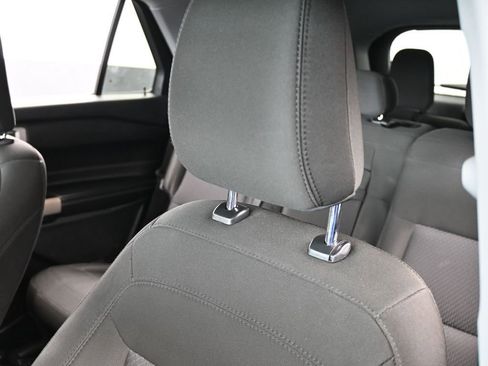 Used 2023 Ford Explorer XLT image 16