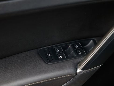 Used 2018 Volkswagen Golf R 4-Door image 47