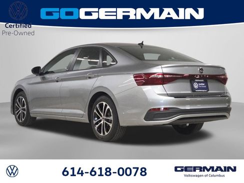 Used 2025 Volkswagen Jetta Sport FWD image 11