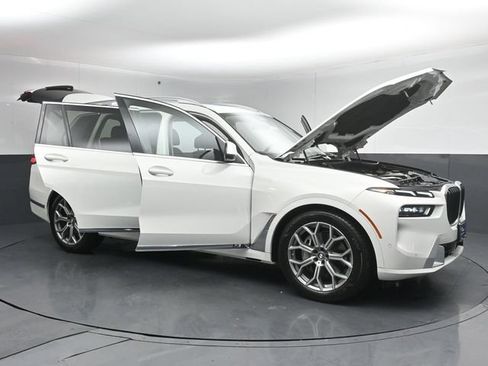 Used 2023 BMW X7 xDrive40i AWD/4WD image 61