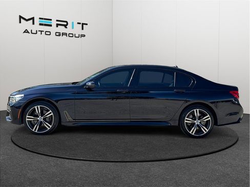 Used 2019 BMW 740i w/ M Sport Package image 5