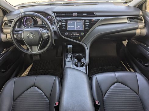 Used 2019 Toyota Camry SE FWD image 17