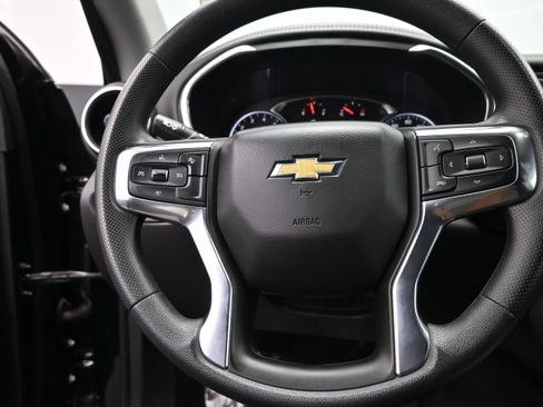 Used 2025 Chevrolet Blazer LT FWD image 22