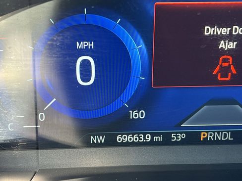 Used 2020 Ford Escape SE Sport image 17