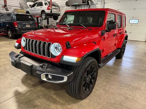 Certified 2025 Jeep Wrangler Unlimited Sahara AWD/4WD image 37