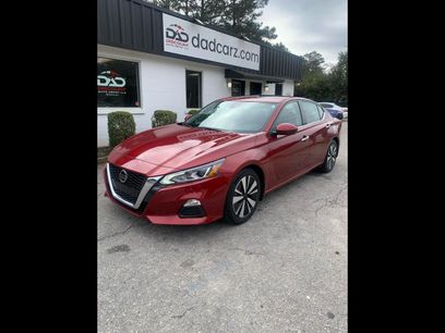 Used 2022 Nissan Altima 2.5 SV w/ SV Premium Package