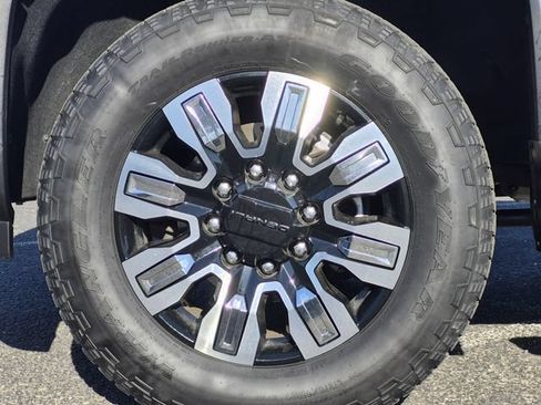 Used 2024 GMC Sierra 2500 Denali w/ Denali Reserve Package AWD/4WD image 7