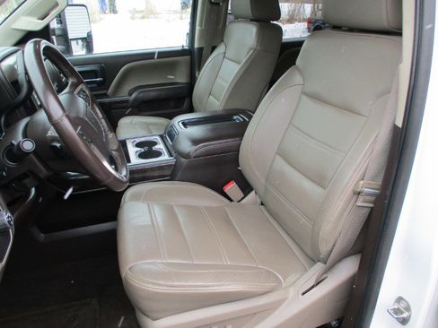 Used 2015 GMC Sierra 2500 Denali w/ Driver Alert Package image 19