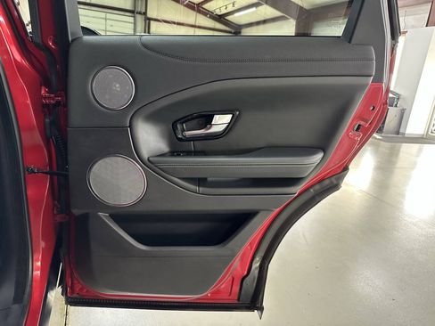 Used 2019 Land Rover Range Rover Evoque HSE AWD/4WD image 14