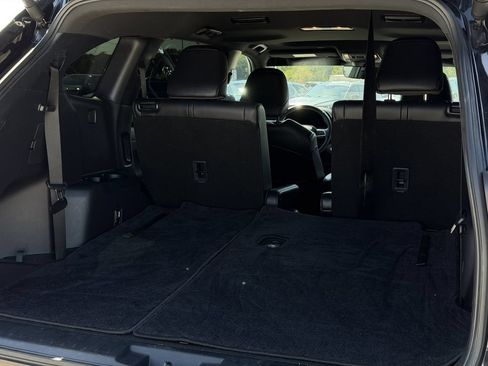Used 2024 Toyota Highlander XSE FWD image 30